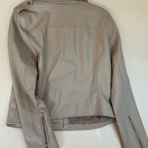 BKE Women’s Cream MOTO Faux leather jacket size L - Picture 3 of 4